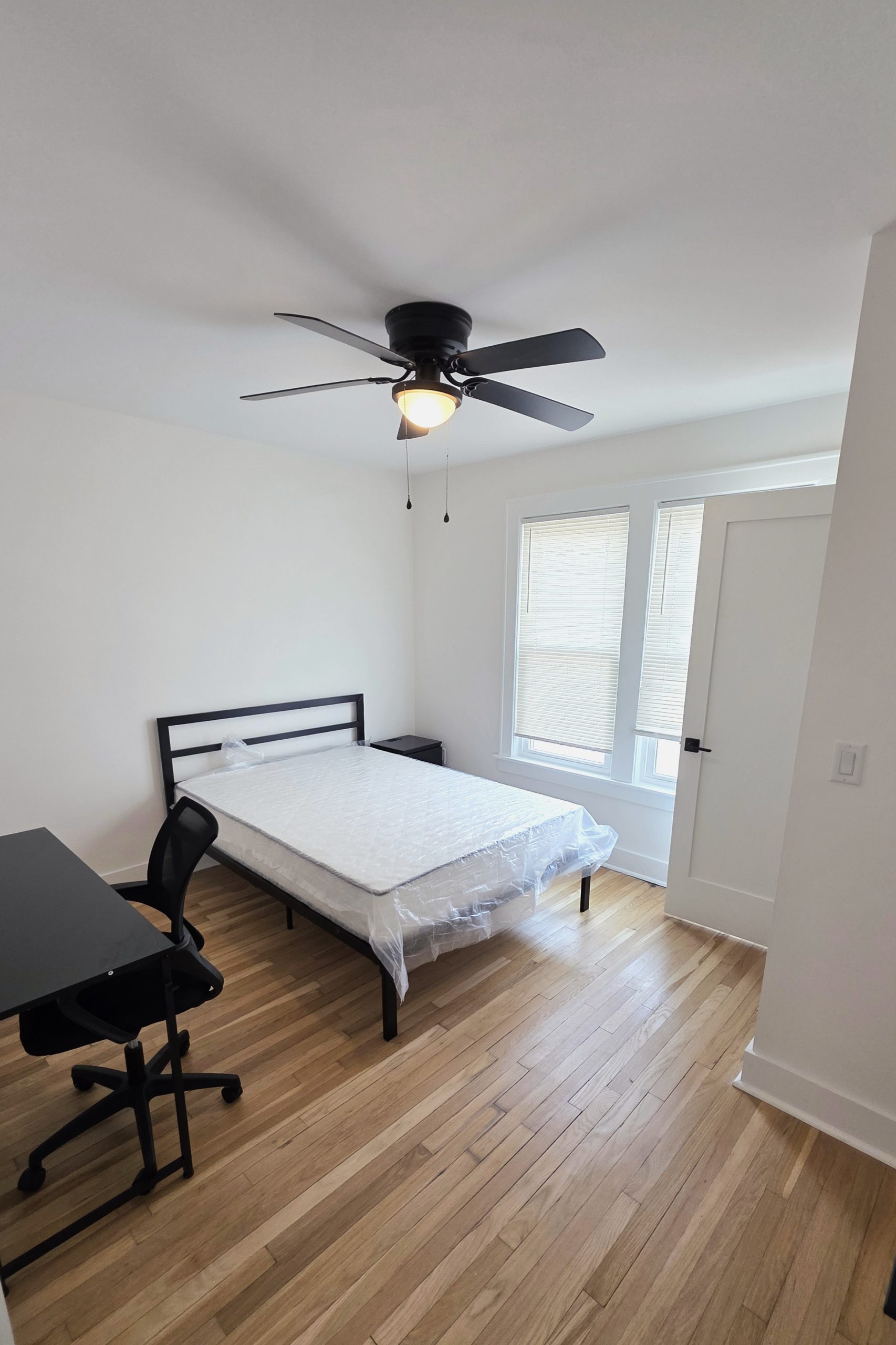 255 Main St - Photo 2