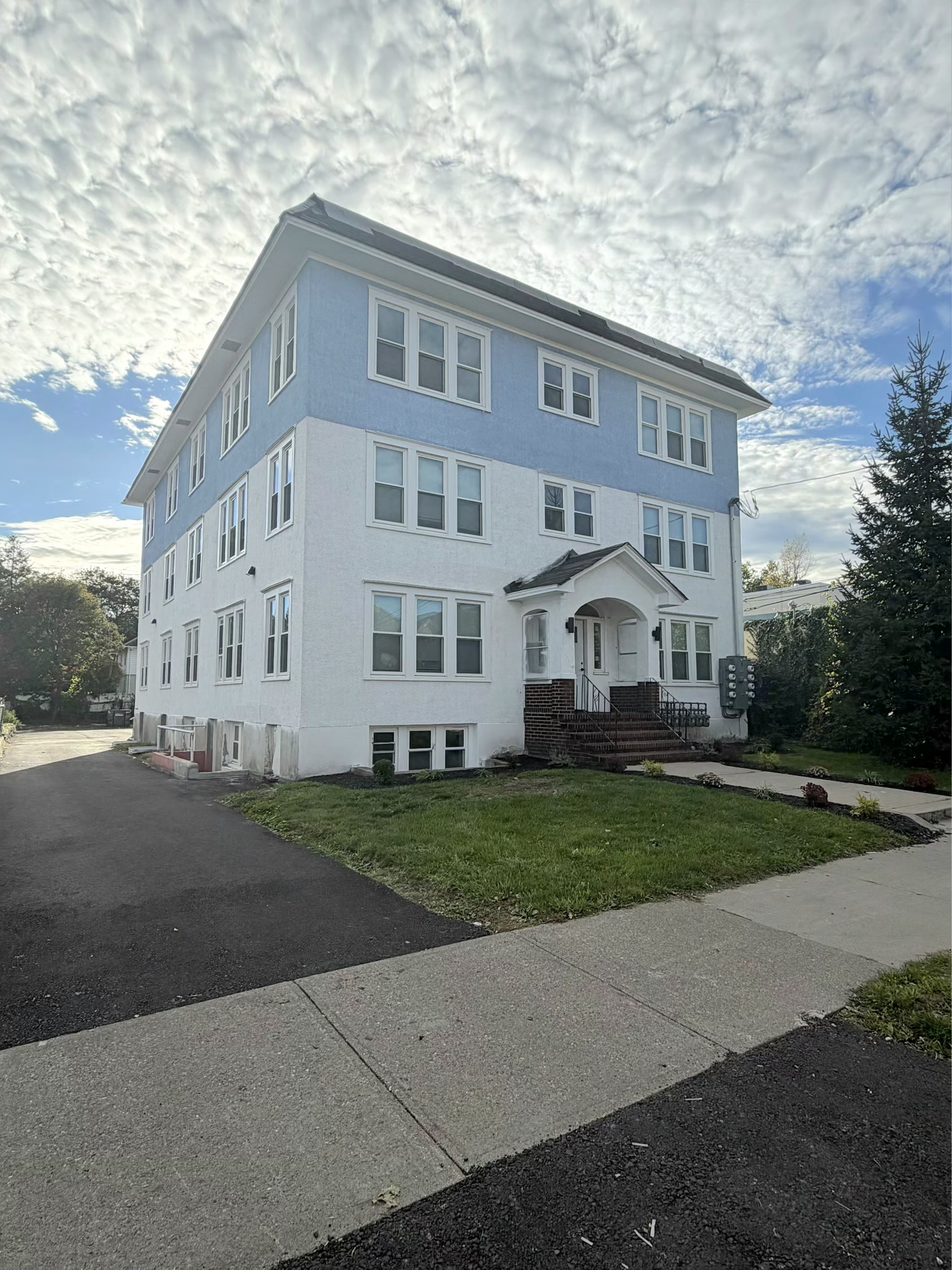 255 Main St - Photo 1
