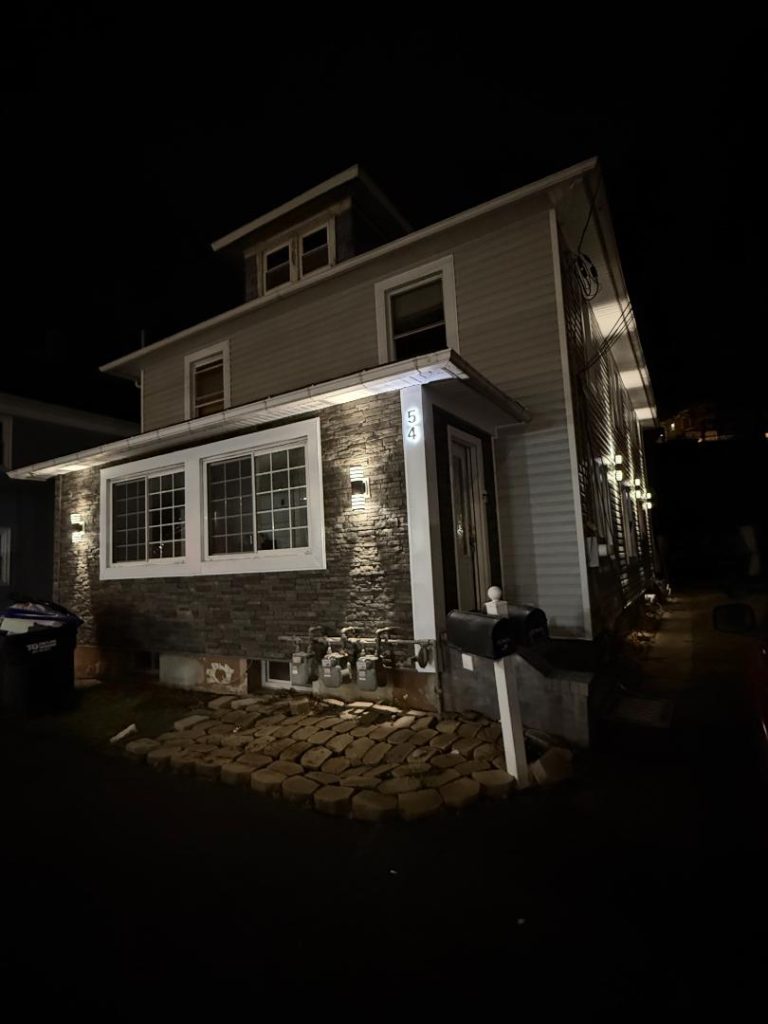 54 Downs Ave