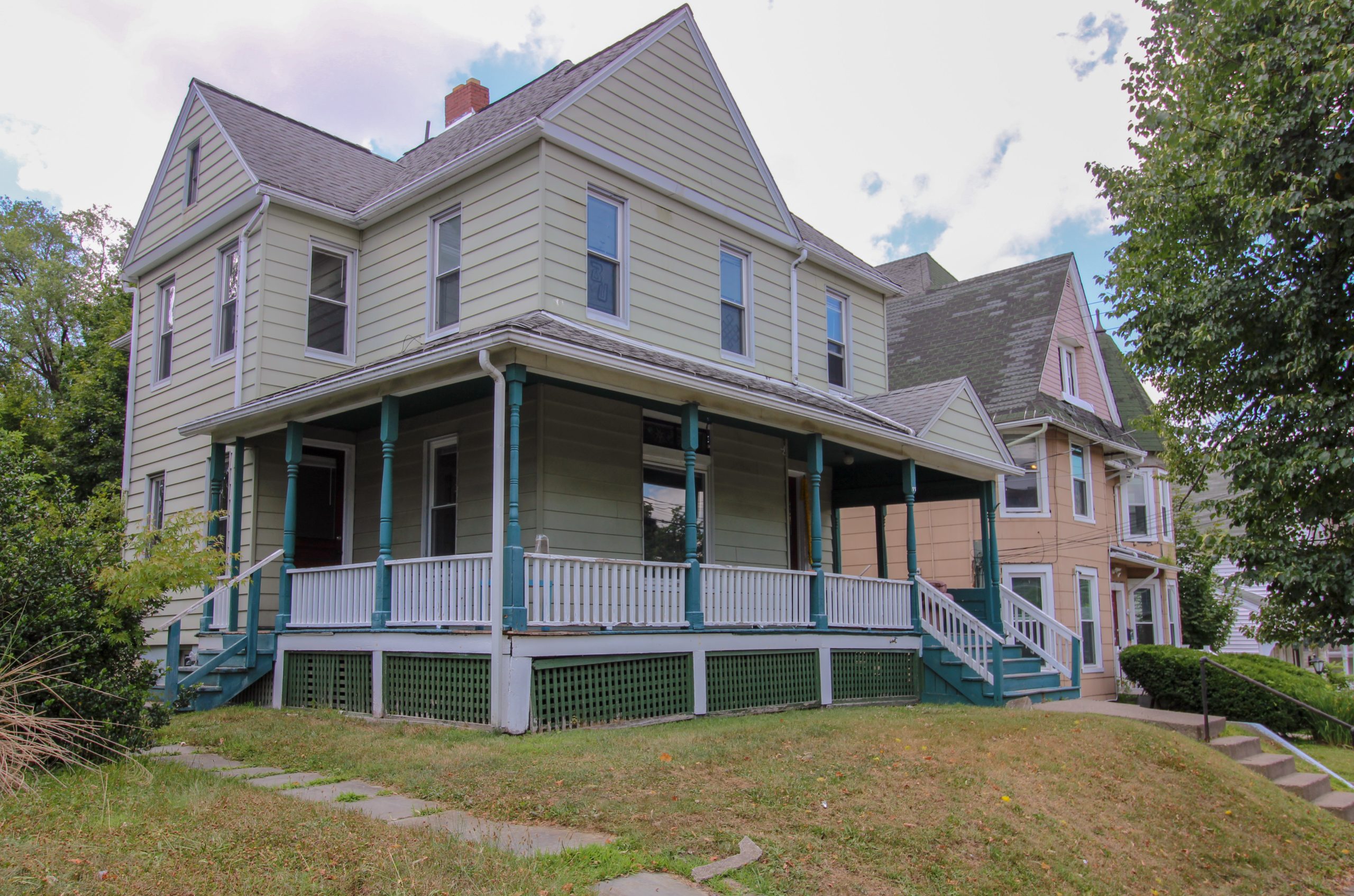77 Chapin St - Photo 1
