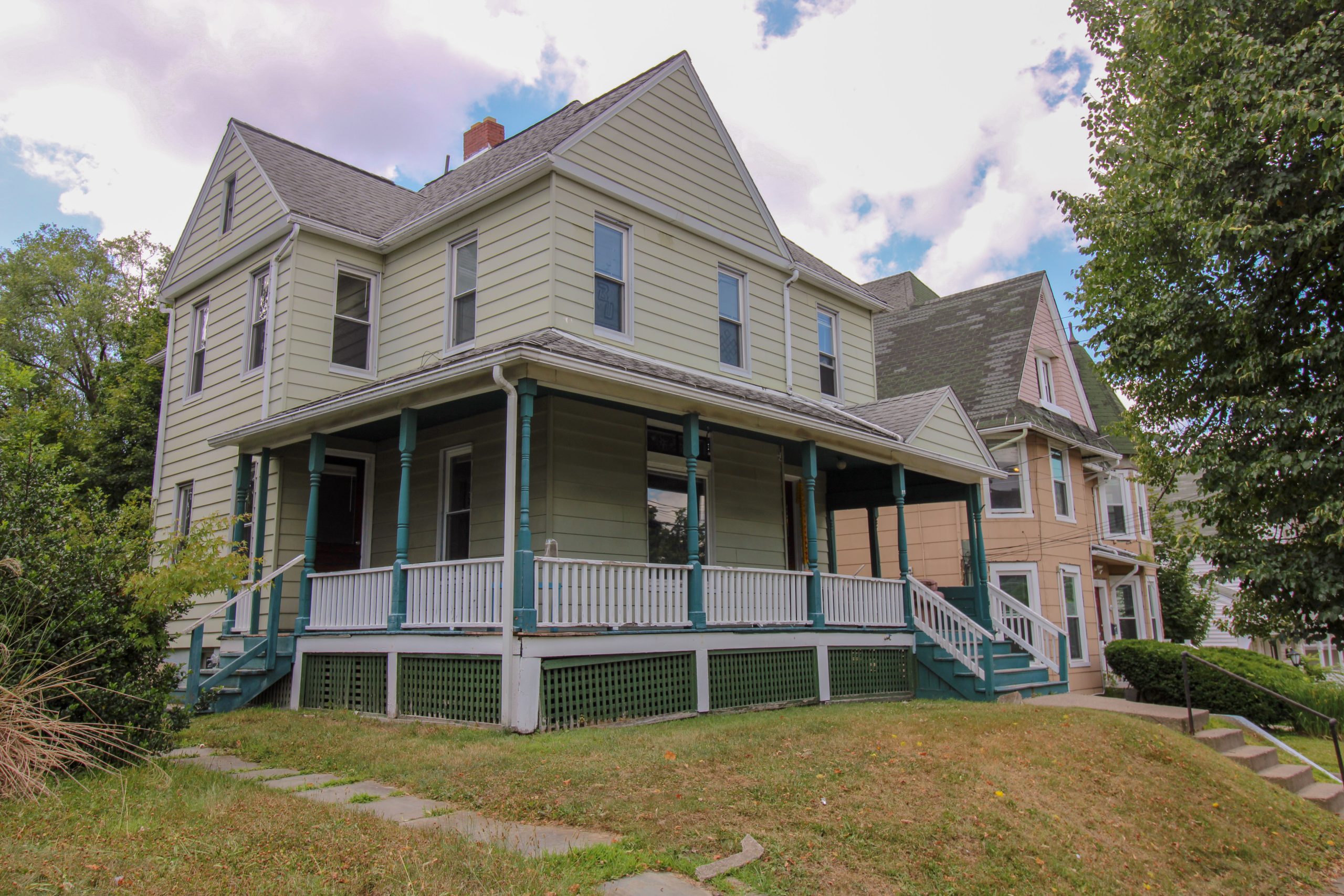 77 Chapin St - Photo 2