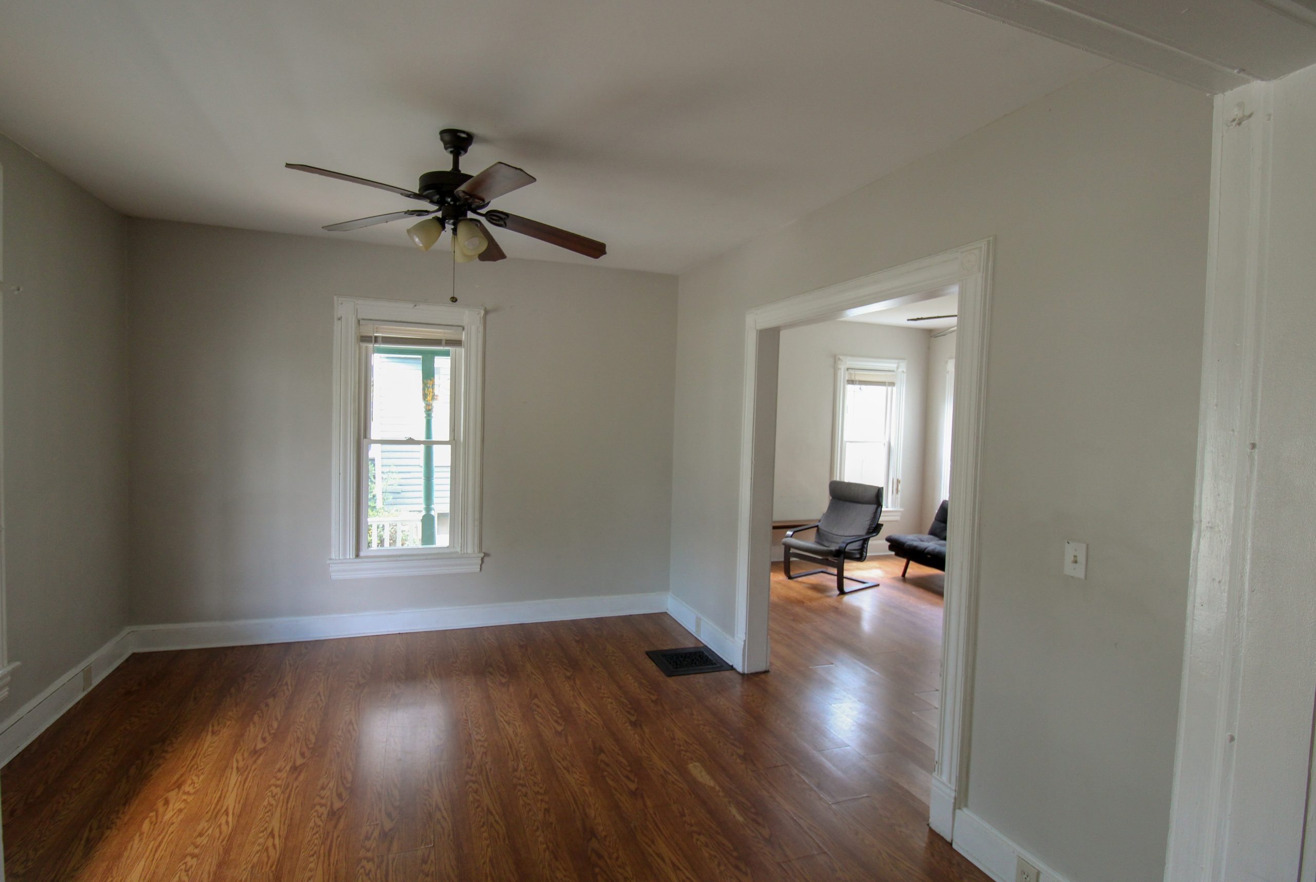 77 Chapin St - Photo 3